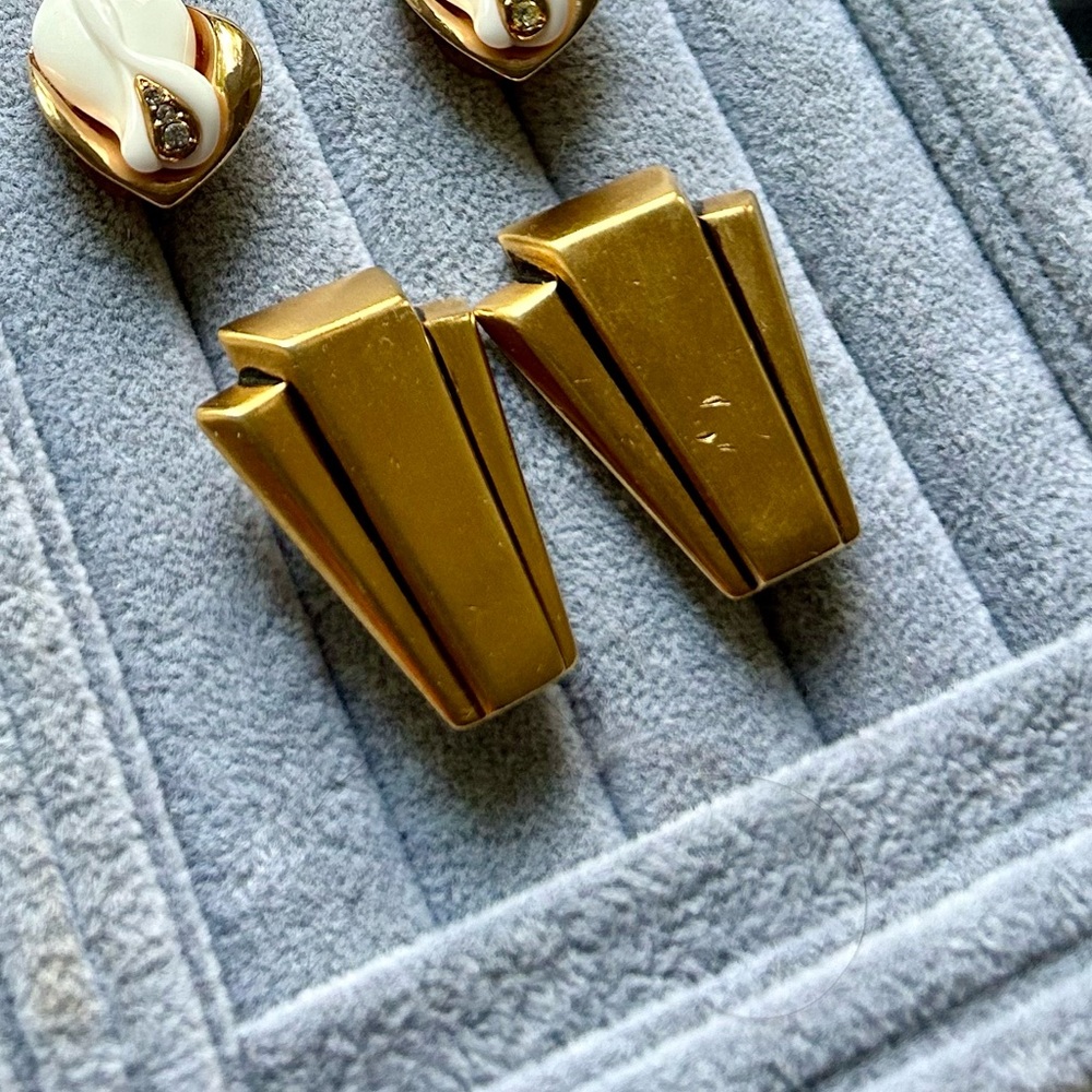 Vintage Signed Ben-Amun earrings